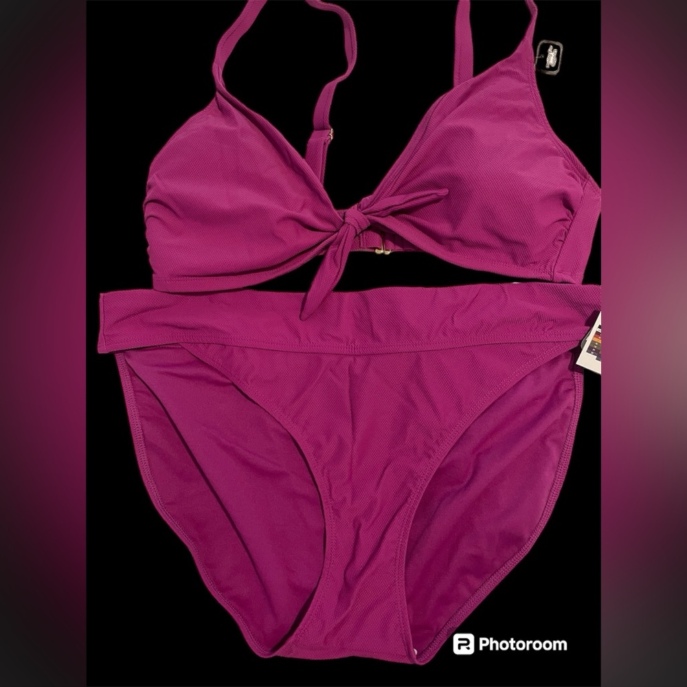 NWT- Women’s 2 Piece Swimsuit- Sz. 1X
